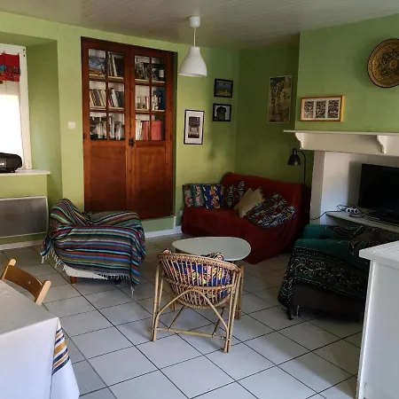 Holiday home Jolie Maison En Bord De Neste